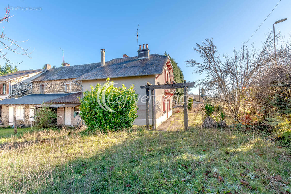 Maison à LA PORCHERIE