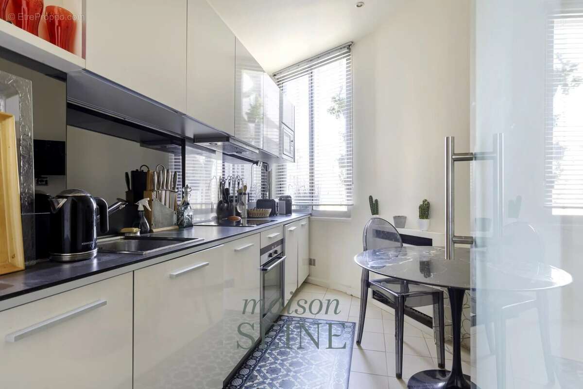 Appartement à NEUILLY-SUR-SEINE