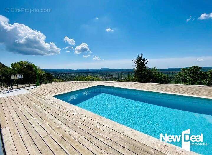 Appartement à MONTAUROUX