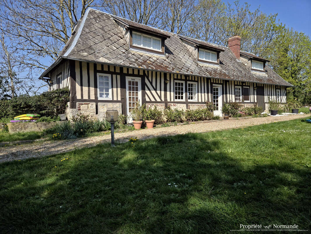 Maison à SAINT-THURIEN
