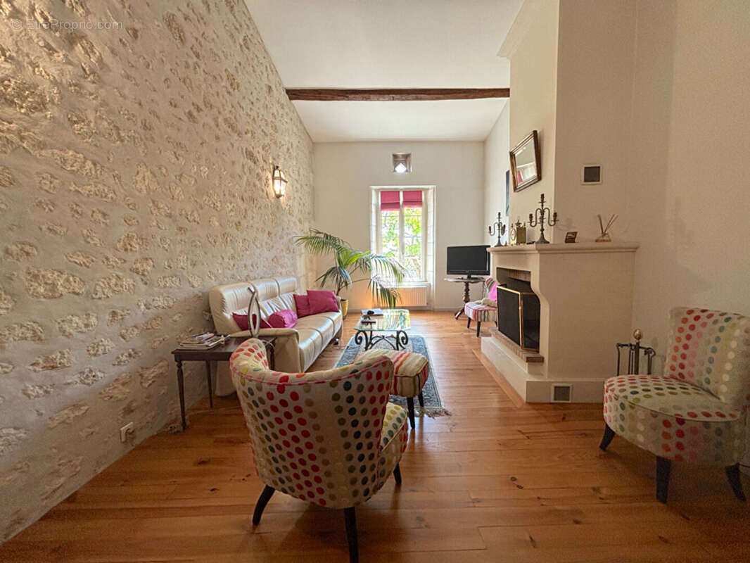 Maison d'exception à Nancras : un havre de paix au coeur du centre-ville - photo 8