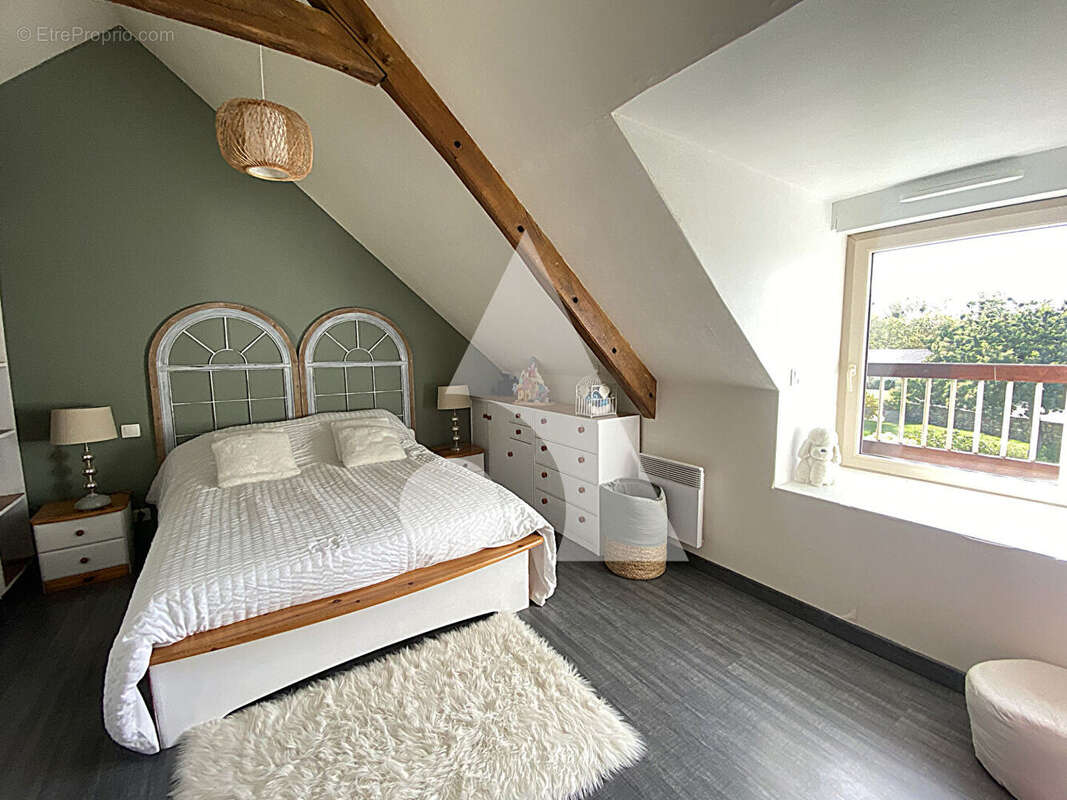 Maison à HENANBIHEN