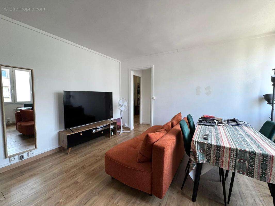 Appartement à LE BLANC-MESNIL