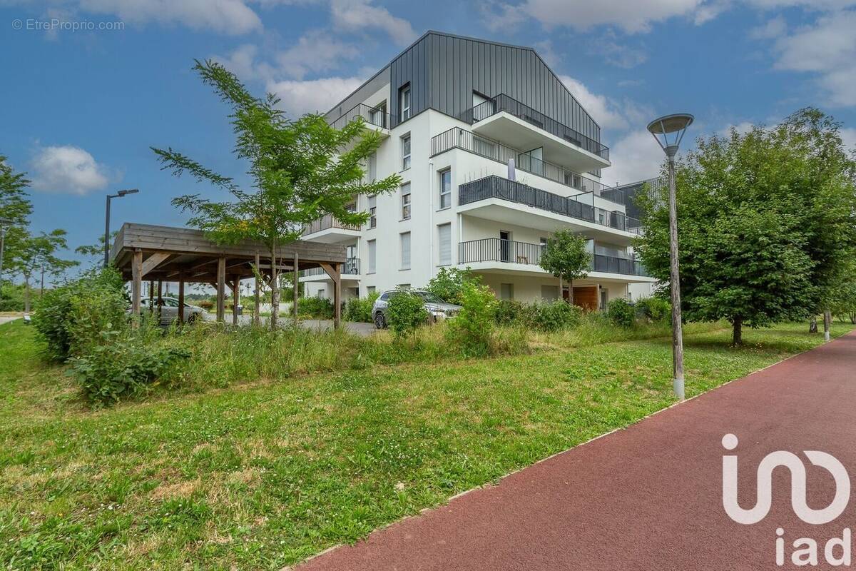 Photo 1 - Appartement à LIEUSAINT