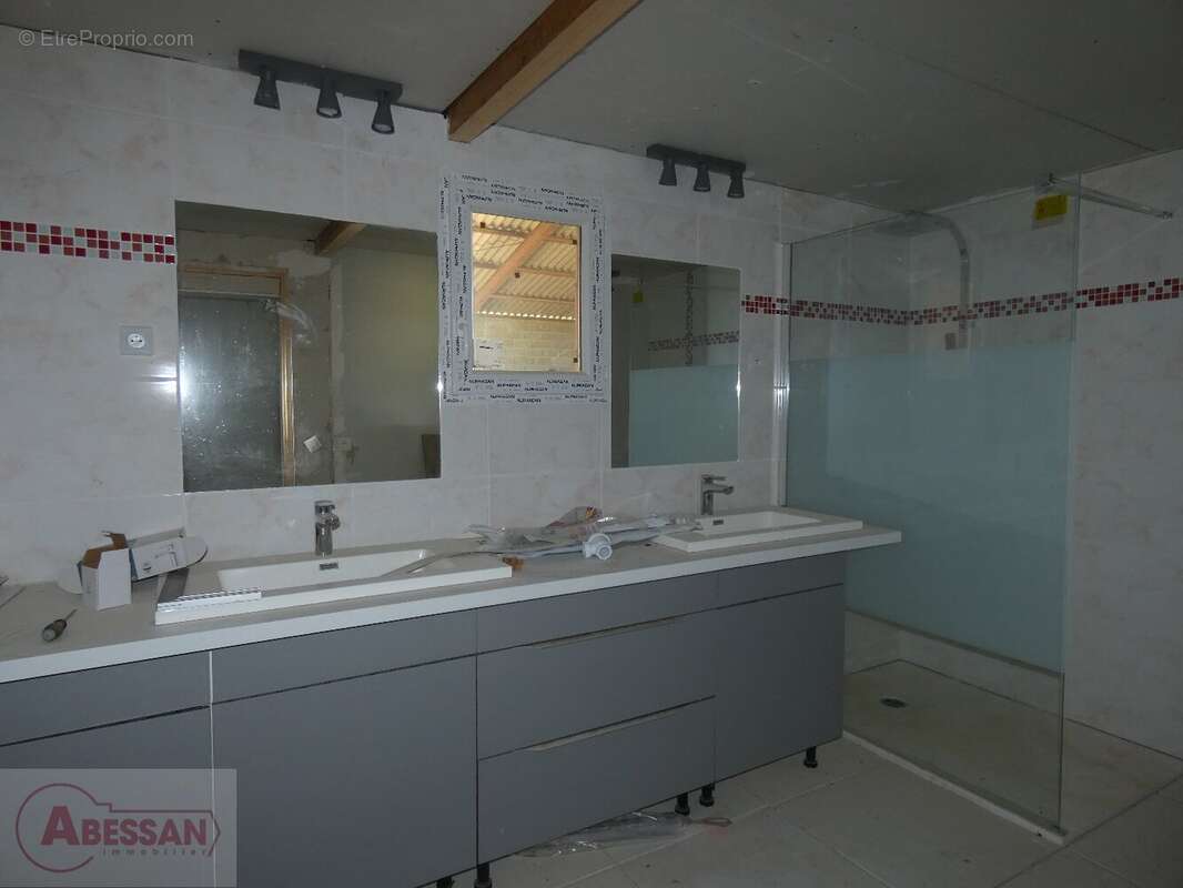 Commerce à CORDES-SUR-CIEL