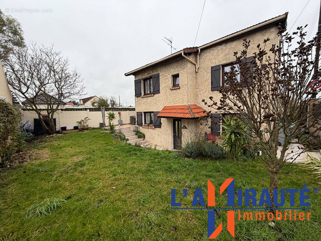 Maison à SARTROUVILLE