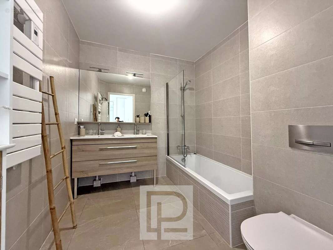 Appartement à MOUGINS