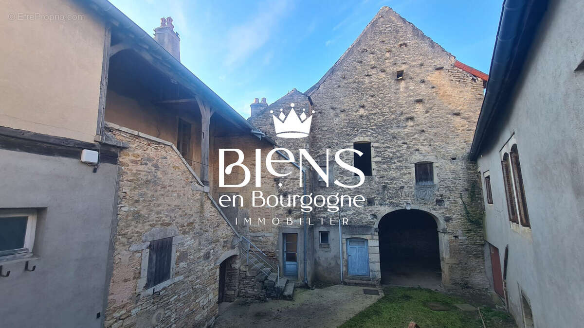 Maison à VOLNAY