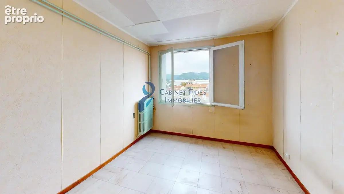 EXCLUSIVITÉ   Appartement Type 3 à rénover   Dernier étage avec ascenseur   Centre-ville de La Seine-sur-Mer - photo 5
