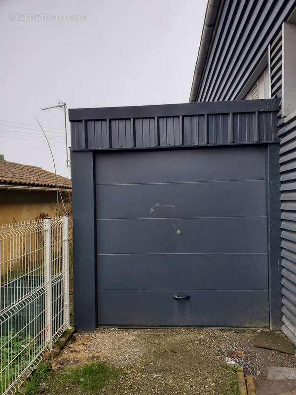 Local d'activité 300 m2 - villenave d'ornon - terrain 500 m2 - stationnements - photo 3