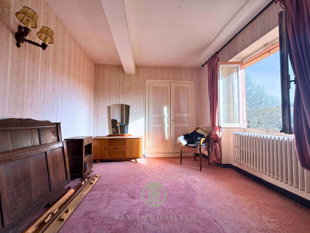 Maison à BOURG-LE-COMTE