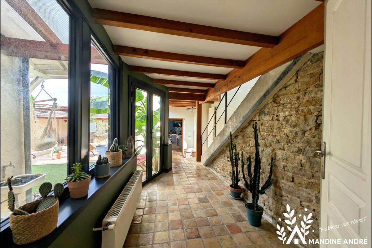 Maison 175 m² à Reyrieux  - photo 7