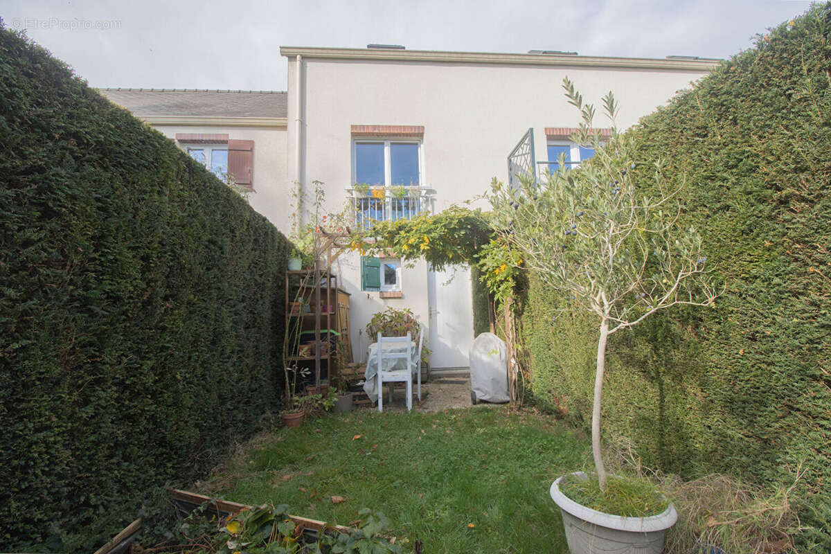Appartement à AVRILLE