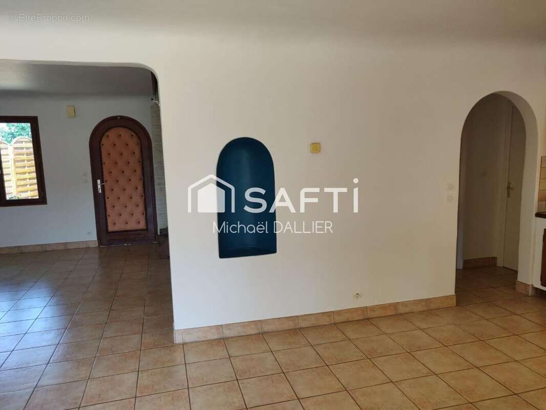 Maison 212 m² à Le Poinconnet  - photo 3