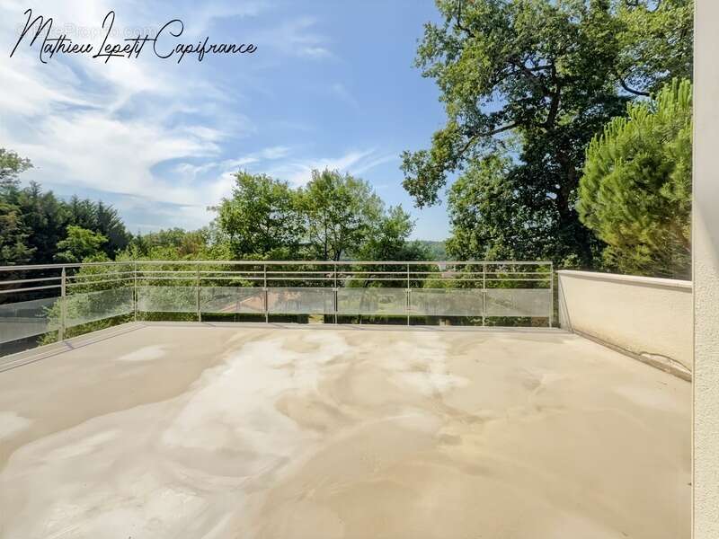 Maison contemporaine de 253 m² avec piscine, garage isolé de 100 m² et terrain de 4 728 m² – CHANCELADE- aucun travaux à prévoir - photo 26