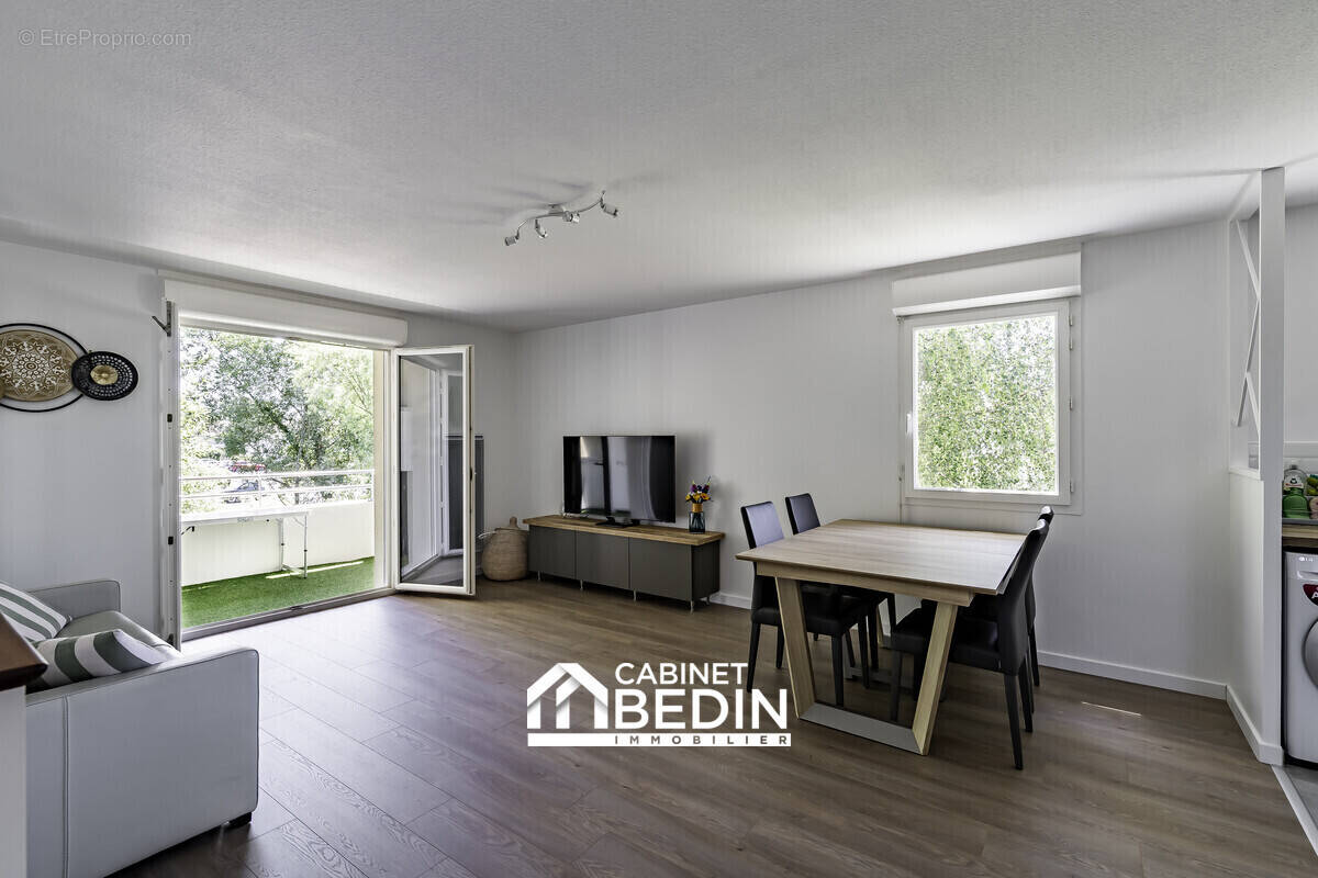 Appartement à COUTRAS