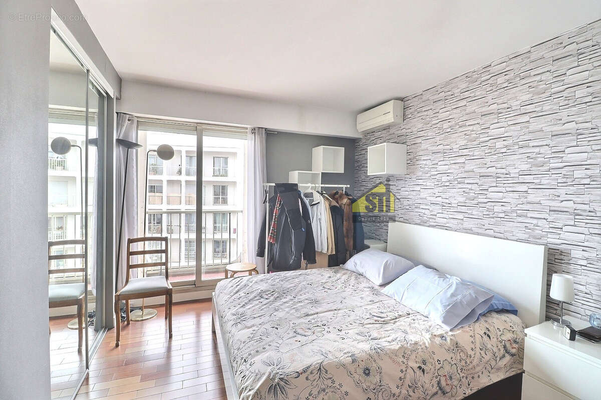 Appartement à PARIS-14E