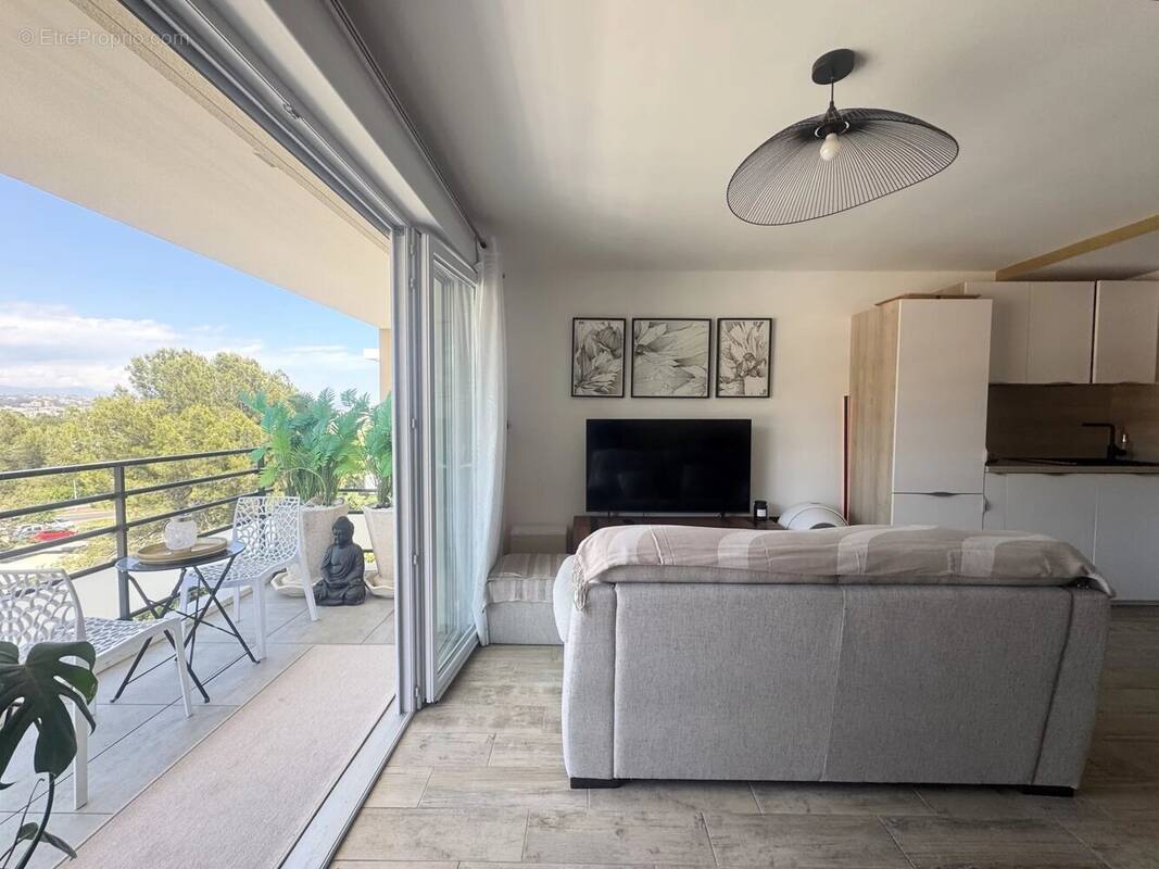 Appartement à VILLENEUVE-LOUBET