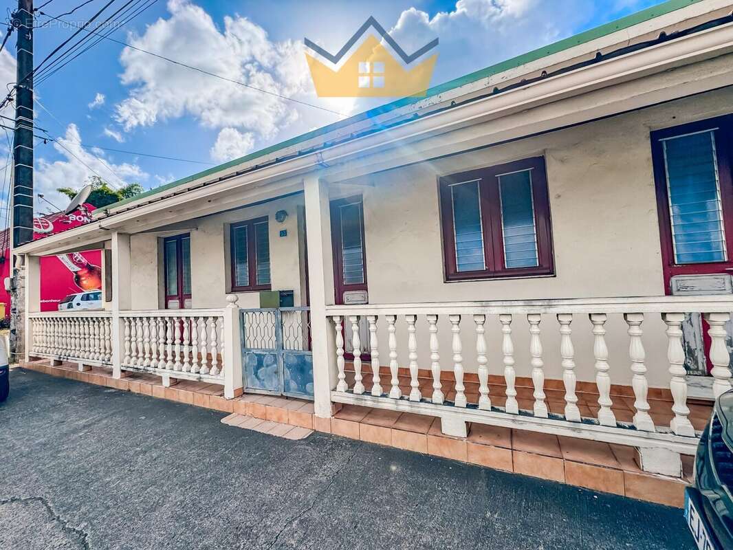 Maison à RIVIERE-SALEE