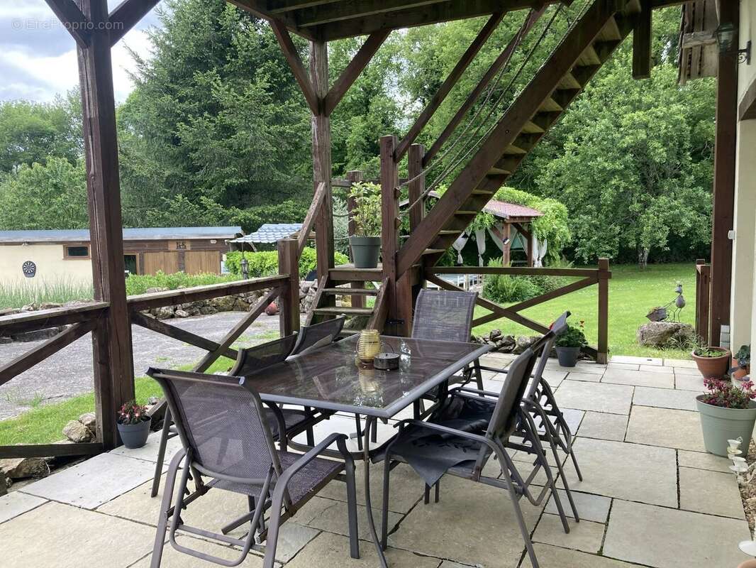 Maison à LADIGNAC-LE-LONG