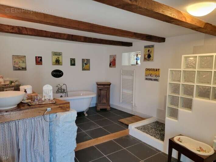 Maison à NANTEUIL-EN-VALLEE