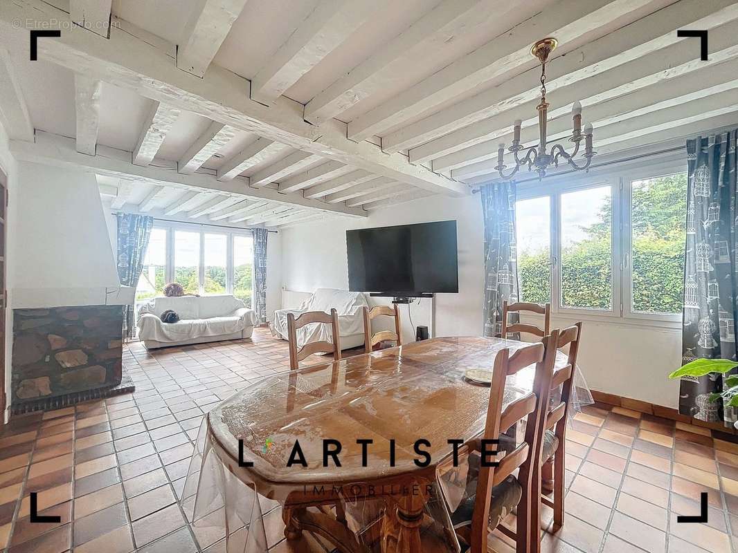 Maison à LA SAUSSAYE