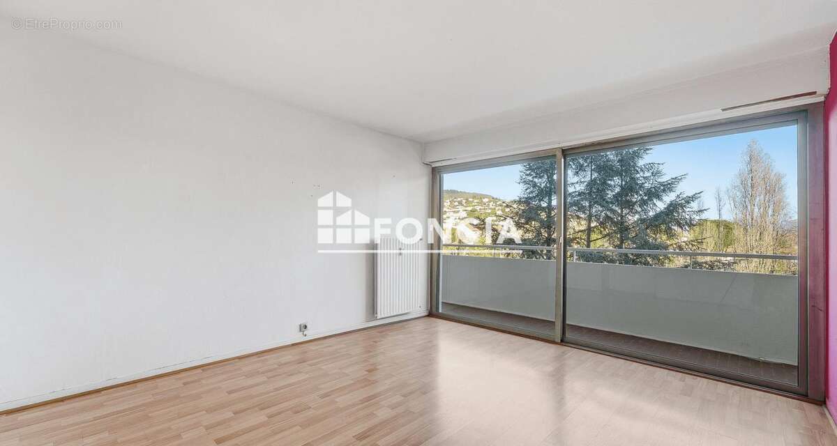 Appartement à MANDELIEU-LA-NAPOULE