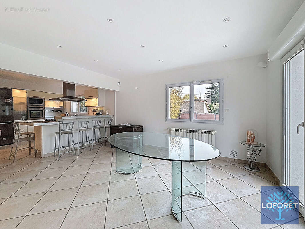 Maison à SOISY-SUR-SEINE