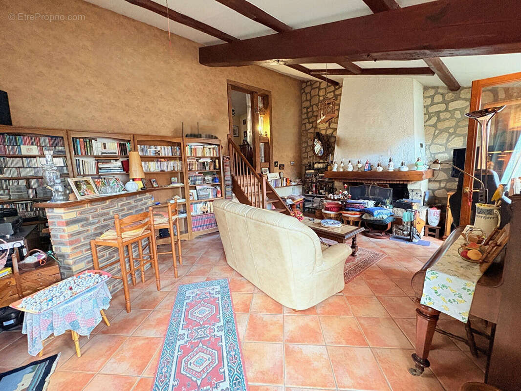 Maison à CHANTELOUP-LES-VIGNES