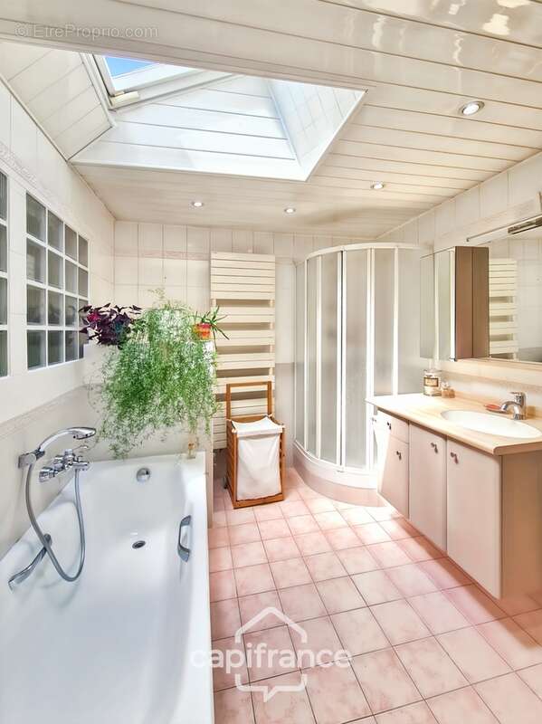 Coup de coeur - Charmante Maison 3 pièces 74 m² avec jardinet-Garage-Proche de toutes commodités - photo 11
