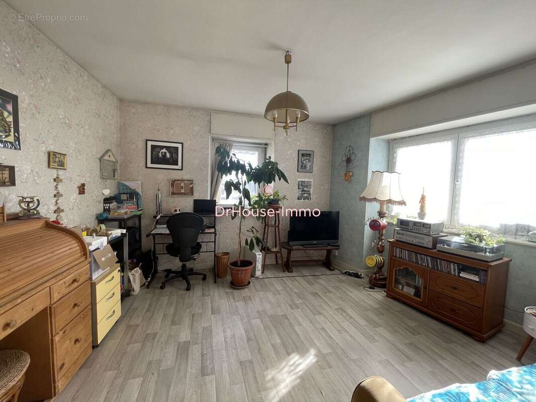 Maison à ESCLES