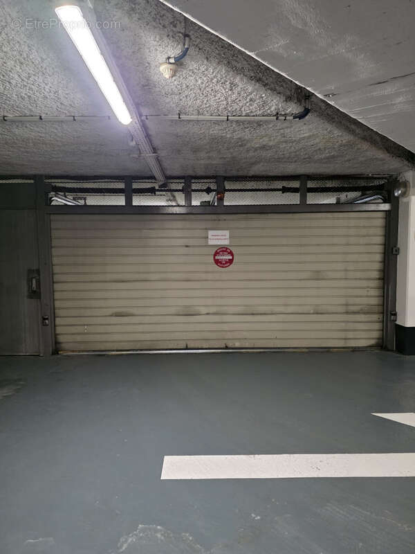 Parking à RIS-ORANGIS