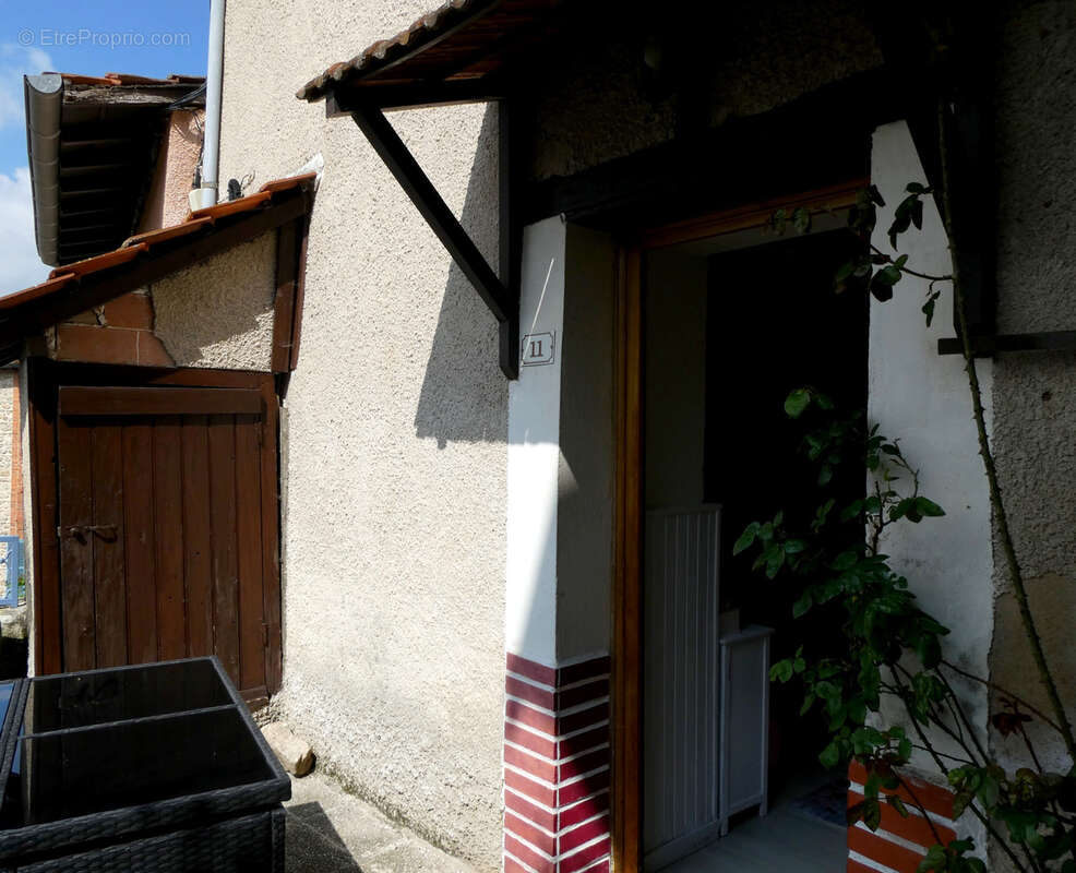 Maison à MONTROMANT