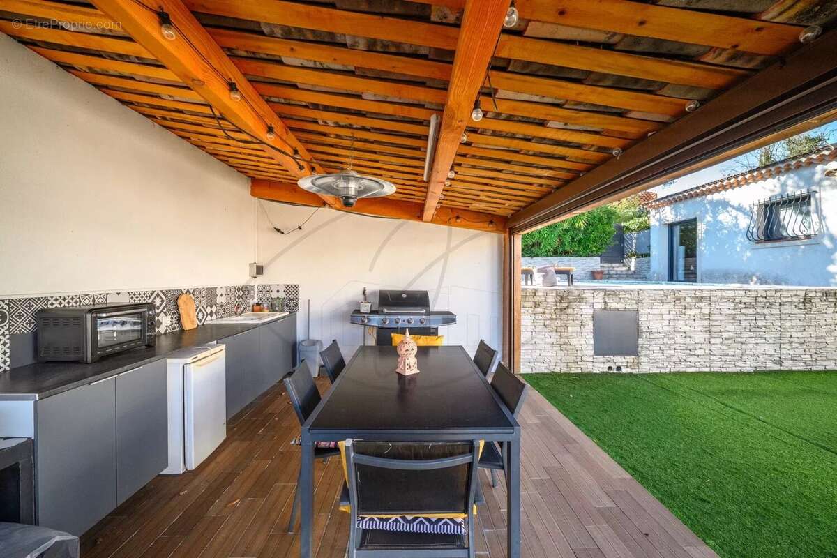 Maison à LA GAUDE