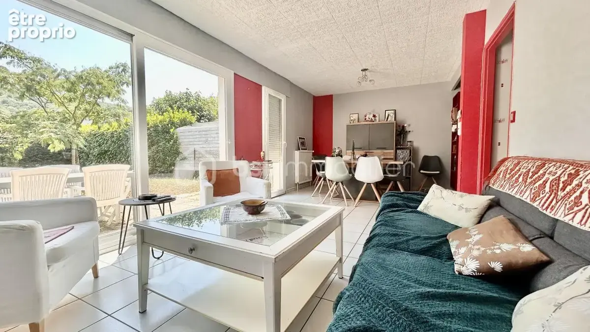 Maison mitoyenne T5 de 95 m² avec jardin  – Rue Lucien-Sampaix, Échirolles - photo 6