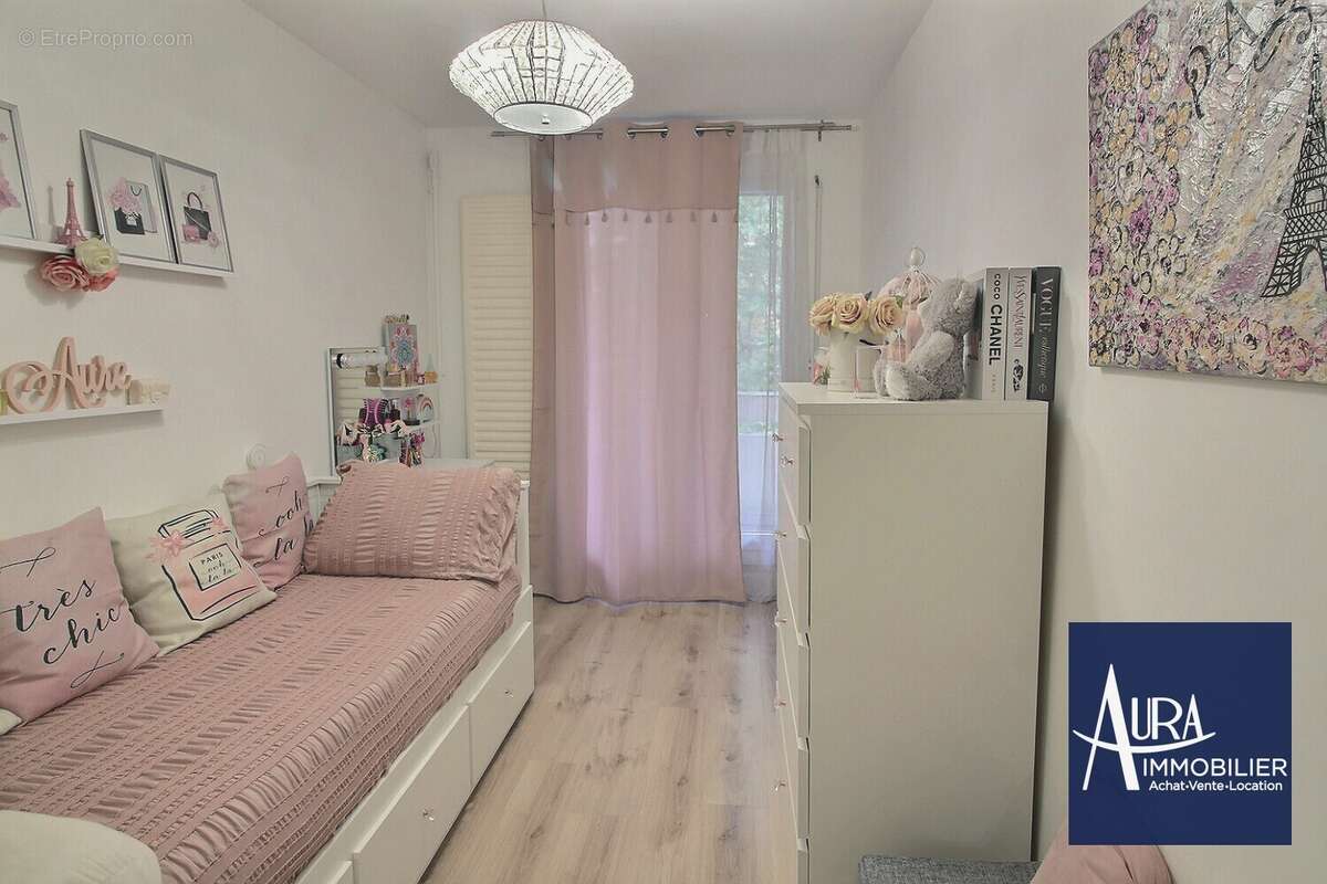 0_0003 - Appartement à LES LILAS