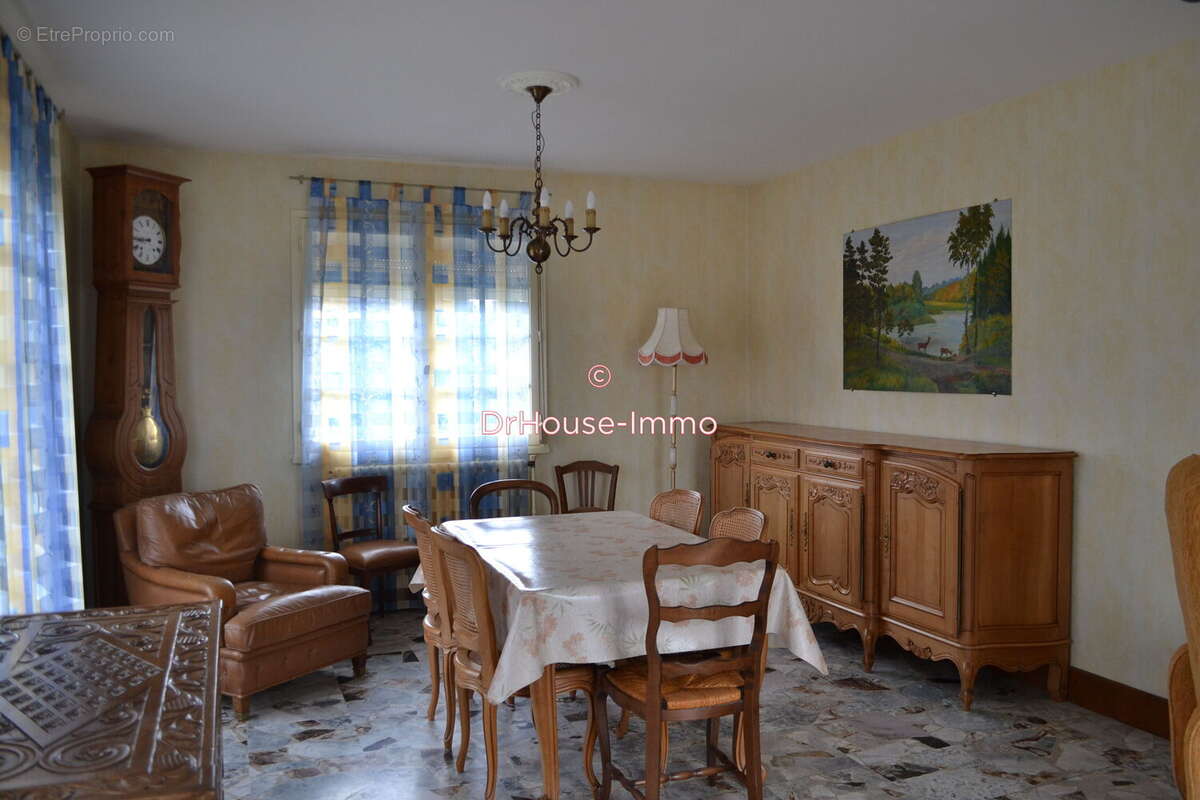 Maison à NEUILLY-EN-DUN