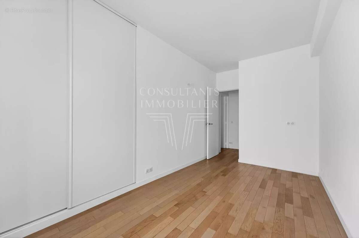 Appartement à LEVALLOIS-PERRET