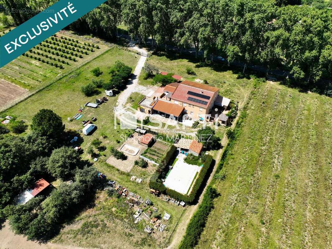 Maison 271 m² à Saint-Genis-Des-Fontaines  - photo 2