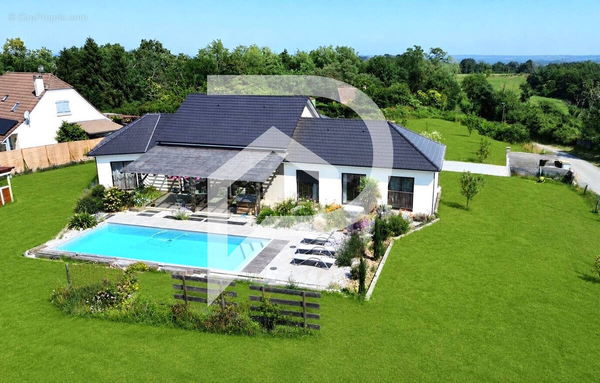 Maison à LAGOR