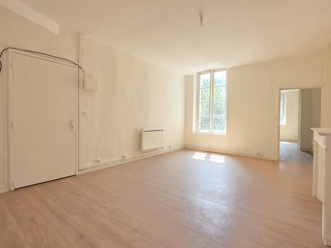 Studio en parfait état - centre ville Saint Germain en Laye - photo 2