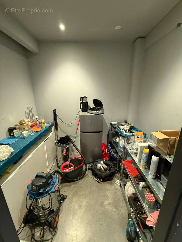 Local/bureau à vendre  () - photo 10