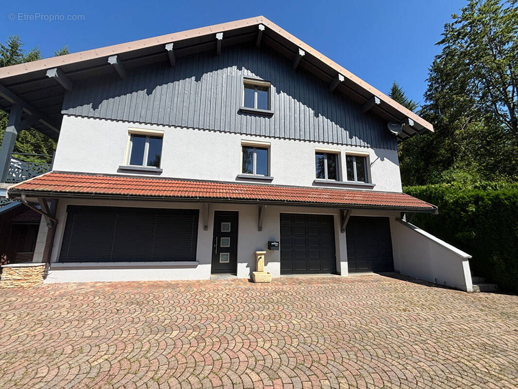 Maison à LA CLUSE-ET-MIJOUX