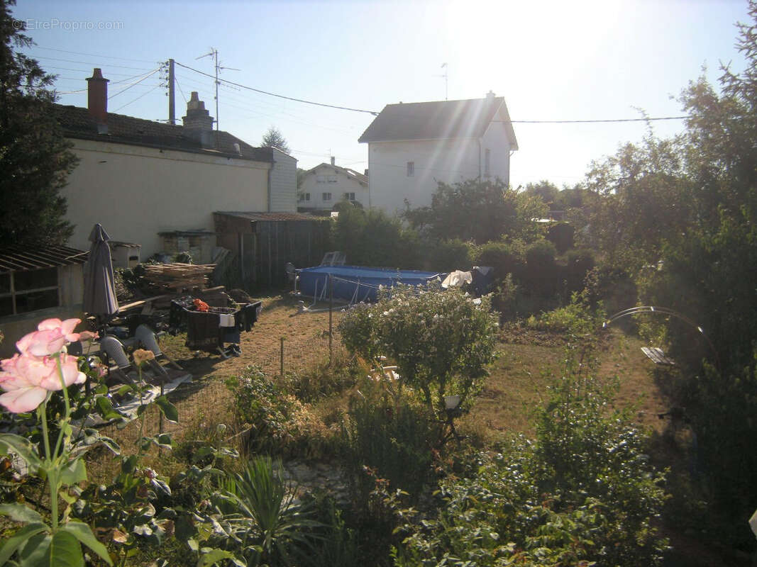 Maison à VIEUX-CHARMONT