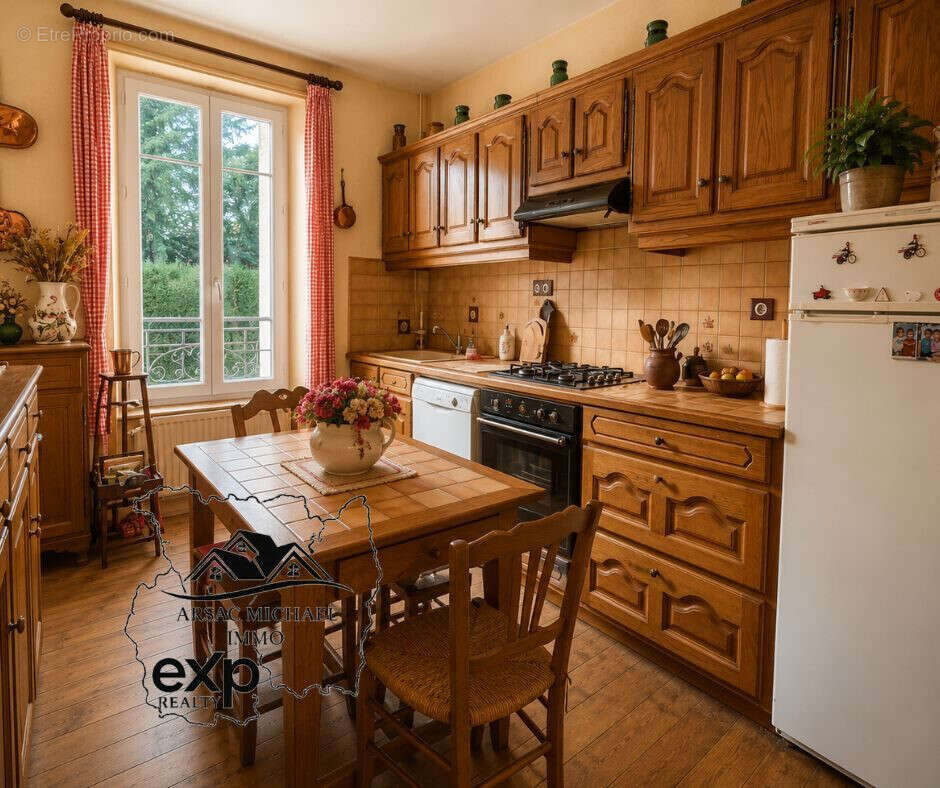 Maison 182 m² à Le Chambon-Sur-Lignon  - photo 3