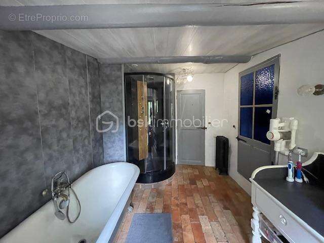 Montlaux-ferme de 145m² environ, 4 chambres, hangar de 80m², plus de 15 hectares de terrain - photo 12