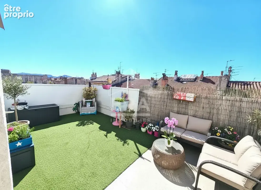Appartement à MARSEILLE-5E