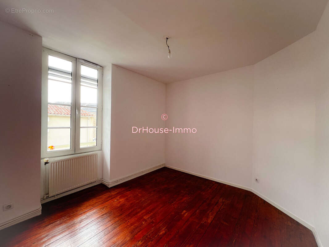 Appartement 75 m² à Lucon  - photo 4