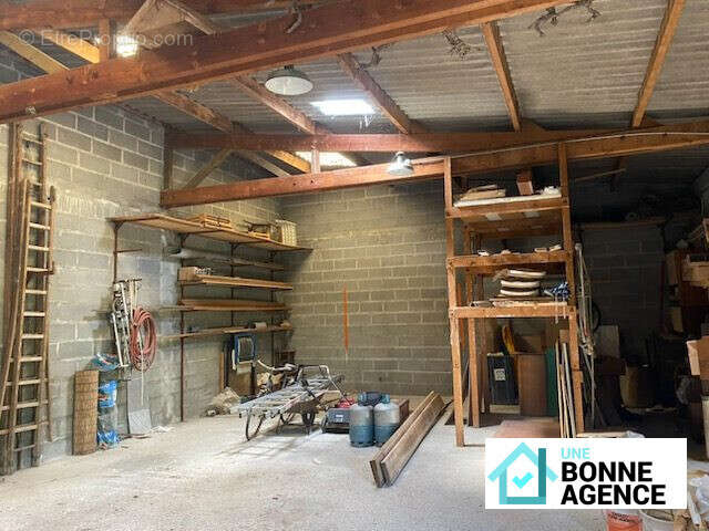 Commerce à FLEURY-LES-AUBRAIS