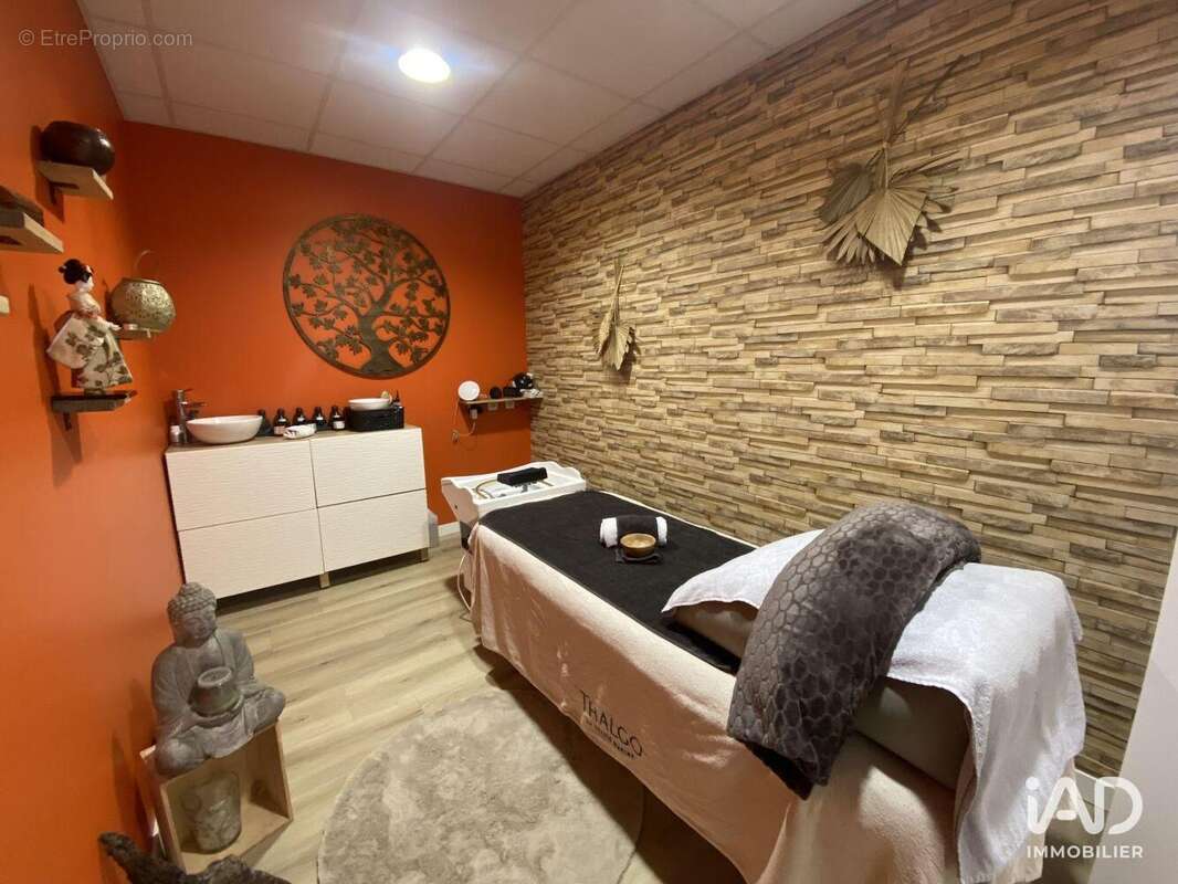 Photo 7 - Commerce à CARVIN